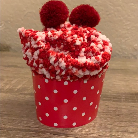 3 for $20 NWT Cozy Red Cupcake Socks - Picture 4 of 7